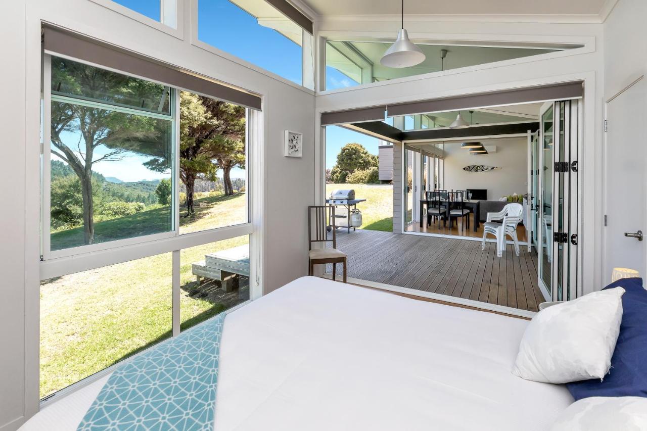 Paroa Bay Chalets - Te Whare Tui รัสเซล ภายนอก รูปภาพ