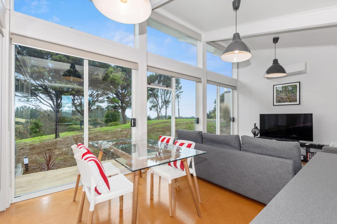 Paroa Bay Chalets - Te Whare Tui รัสเซล ภายนอก รูปภาพ