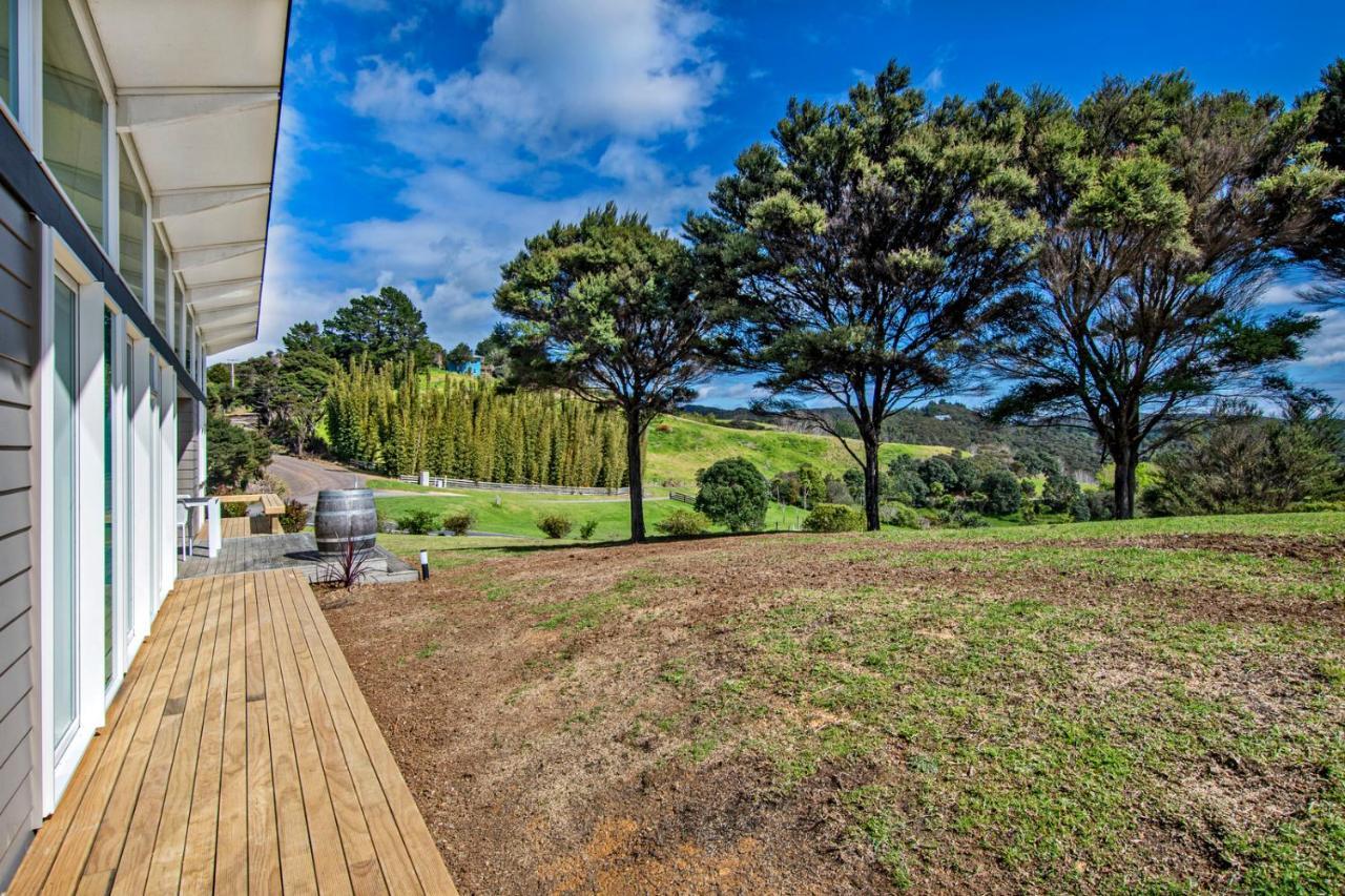 Paroa Bay Chalets - Te Whare Tui รัสเซล ภายนอก รูปภาพ